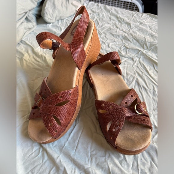 Dansko brown sandals size 8.5 - Picture 1 of 8